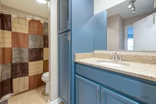 1100 Oak Valley Dr, Cary, IL 60013 - Photo 22