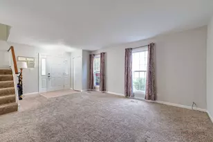 1100 Oak Valley Dr, Cary, IL 60013 - Photo 8