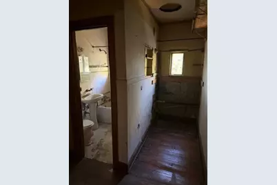 1718 S 6th Avenue, Maywood, IL 60153 - Photo 18