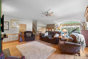 823 S Salem Dr, Schaumburg, IL 60193 - Photo 10