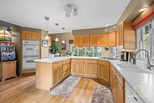 823 S Salem Dr, Schaumburg, IL 60193 - Photo 14