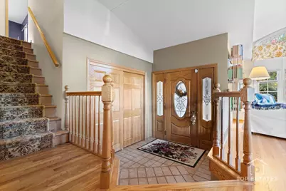 823 S Salem Drive, Schaumburg, IL 60193 - Photo 4