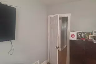 9351 S Manistee Ave, Chicago, IL 60617 - Photo 4