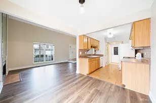 19423 Hickory Pl, Country Club Hills, IL 60478 - Photo 8