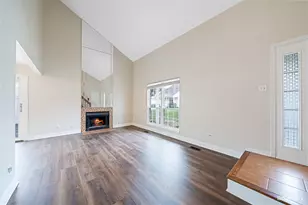 19423 Hickory Pl, Country Club Hills, IL 60478 - Photo 4