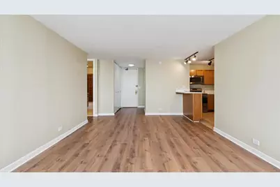 655 W Irving Park Road #3704, Chicago, IL 60613 - Photo 22