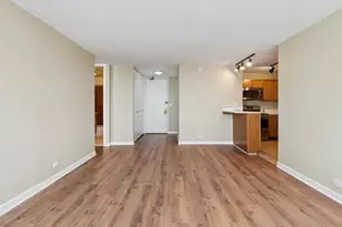 655 W Irving Park Rd, Chicago, IL 60613 - Photo 22