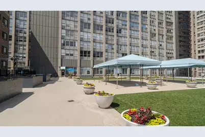 655 W Irving Park Road #3704, Chicago, IL 60613 - Photo 8