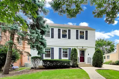 215 S Hi Lusi Avenue, Mount Prospect, IL 60056 - Photo 2