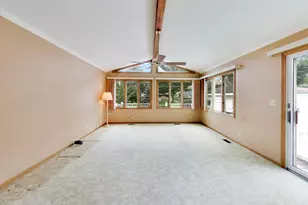215 S Hi Lusi Ave, Mount Prospect, IL 60056 - Photo 16