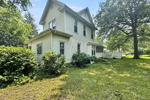 1204 W Reynolds St, Pontiac, IL 61764 - Photo 2