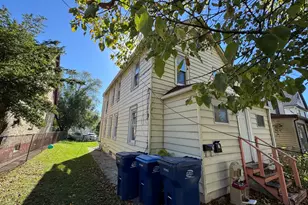 631 8th St, Waukegan, IL 60085 - Photo 2