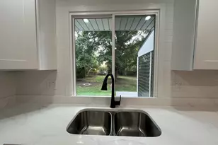 403 Burlington Ave, Clarendon Hills, IL 60514 - Photo 10