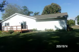 707 E Ash St, Watseka, IL 60970 - Photo 6