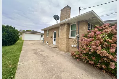 1724 9th Street, Peru, IL 61354 - Photo 2