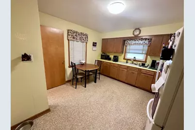 1724 9th Street, Peru, IL 61354 - Photo 4