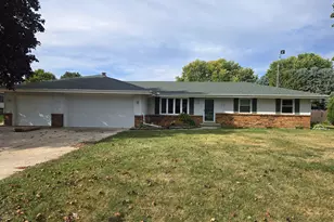 7544 La Maine Dr, Rockford, IL 61103 - Photo 1