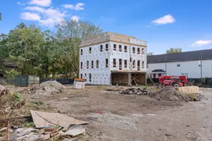 326 4th St, Naperville, IL 60540 - Photo 2