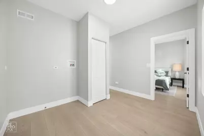 7733 S Luella Avenue, Chicago, IL 60649 - Photo 8