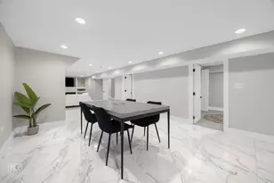 7733 S Luella Ave, Chicago, IL 60649 - Photo 12