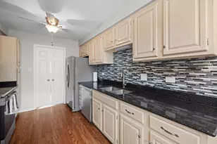 429 Vly Vw Rd, Lake Barrington, IL 60010 - Photo 8