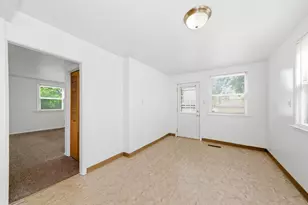 127 S Lincoln St, Westmont, IL 60559 - Photo 6