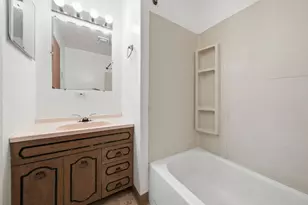 127 S Lincoln St, Westmont, IL 60559 - Photo 10