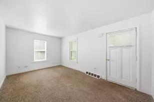 127 S Lincoln St, Westmont, IL 60559 - Photo 4