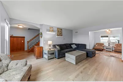 774 Waters Edge Boulevard, Malta, IL 60150 - Photo 4