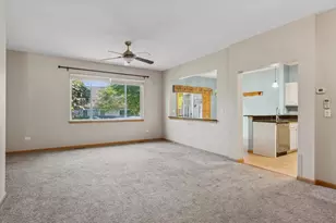 20928 W Spruce Ln, Plainfield, IL 60544 - Photo 4