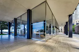880 N Lake Shore Dr, Chicago, IL 60611 - Photo 2
