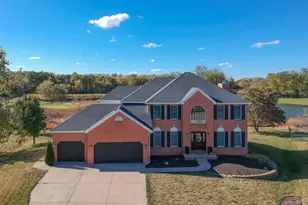 3 Pebblebrook Ct, Bloomington, IL 61705 - Photo 2