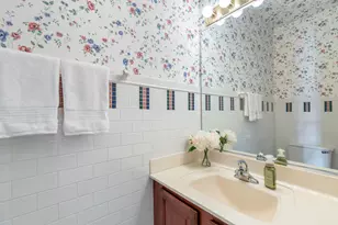 5842 N St Johns Ct, Chicago, IL 60646 - Photo 16