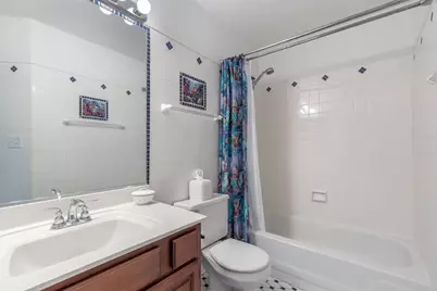 5842 N Saint Johns Court, Chicago, IL 60646 - Photo 24