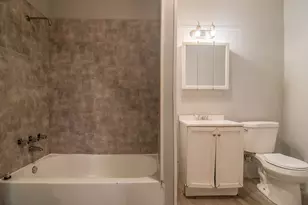 7839 S Kingston Ave, Chicago, IL 60649 - Photo 2