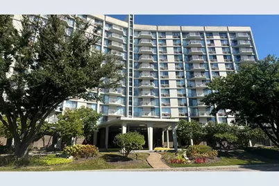 20 N Tower Road #12E, Oak Brook, IL 60523 - Photo 1