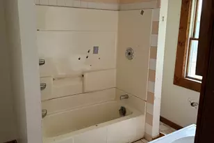 393 N 6th Ave, Kankakee, IL 60901 - Photo 8