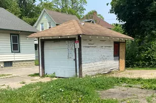 945 E Hickory St, Kankakee, IL 60901 - Photo 2