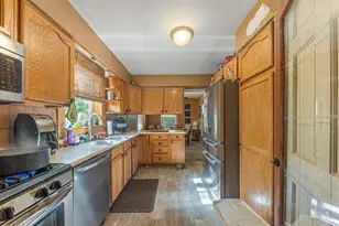 9047 S 50th Ave, Oak Lawn, IL 60453 - Photo 6