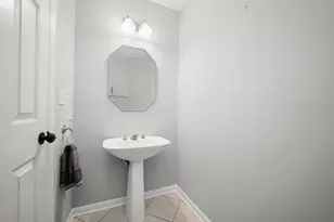 1379 W Deer Ct, Palatine, IL 60067 - Photo 14