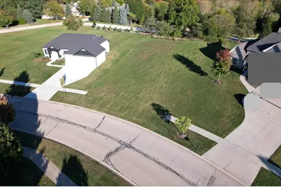 693 Greenfield Road, Sugar Grove, IL 60554 - Photo 4