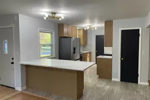 18452 Oakwood Ave, Lansing, IL 60438 - Photo 2