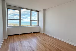 655 W Irving Park Rd, Chicago, IL 60613 - Photo 10