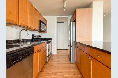 655 W Irving Park Road #4702, Chicago, IL 60613 - Photo 6