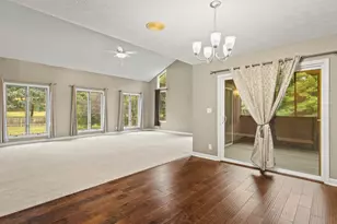 9104 E Weber Rd, Ridott, IL 61067 - Photo 14