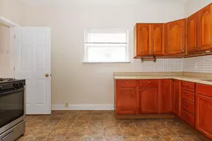 802 S Madison St, Bloomington, IL 61701 - Photo 20