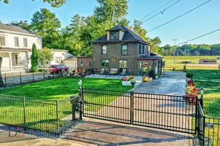 527 E Main St, Ottawa, IL 61350 - Photo 1