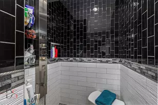 527 E Main St, Ottawa, IL 61350 - Photo 14