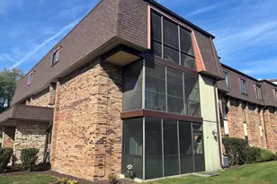 9194 S Rd, Palos Hills, IL 60465 - Photo 1