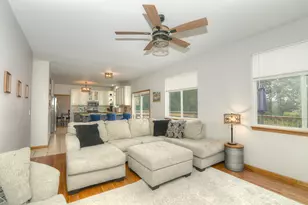 908 Mockingbird Dr, Antioch, IL 60002 - Photo 4